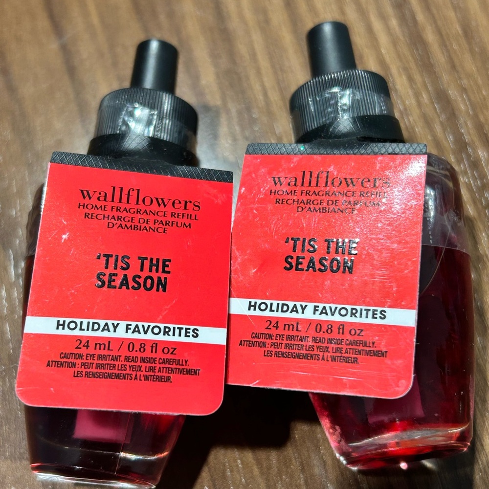 2 Bath & Body Works TIS The Season Wall Flower